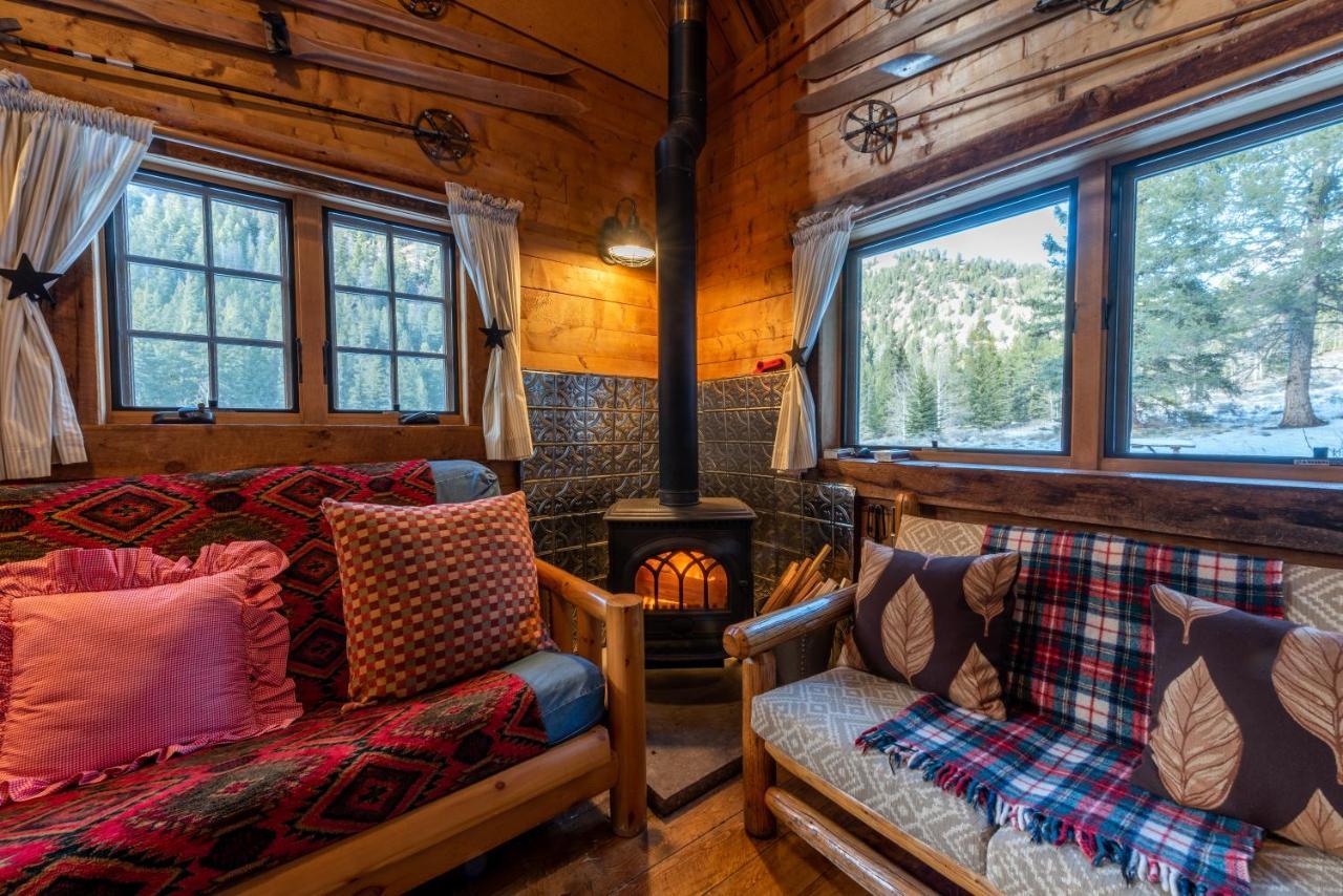 Pioneer Guest Cabins Крестед-Бьютт Экстерьер фото