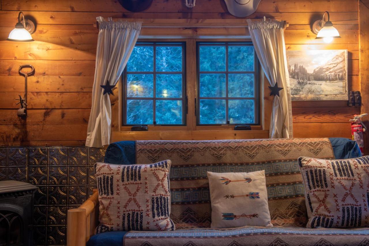 Pioneer Guest Cabins Крестед-Бьютт Экстерьер фото