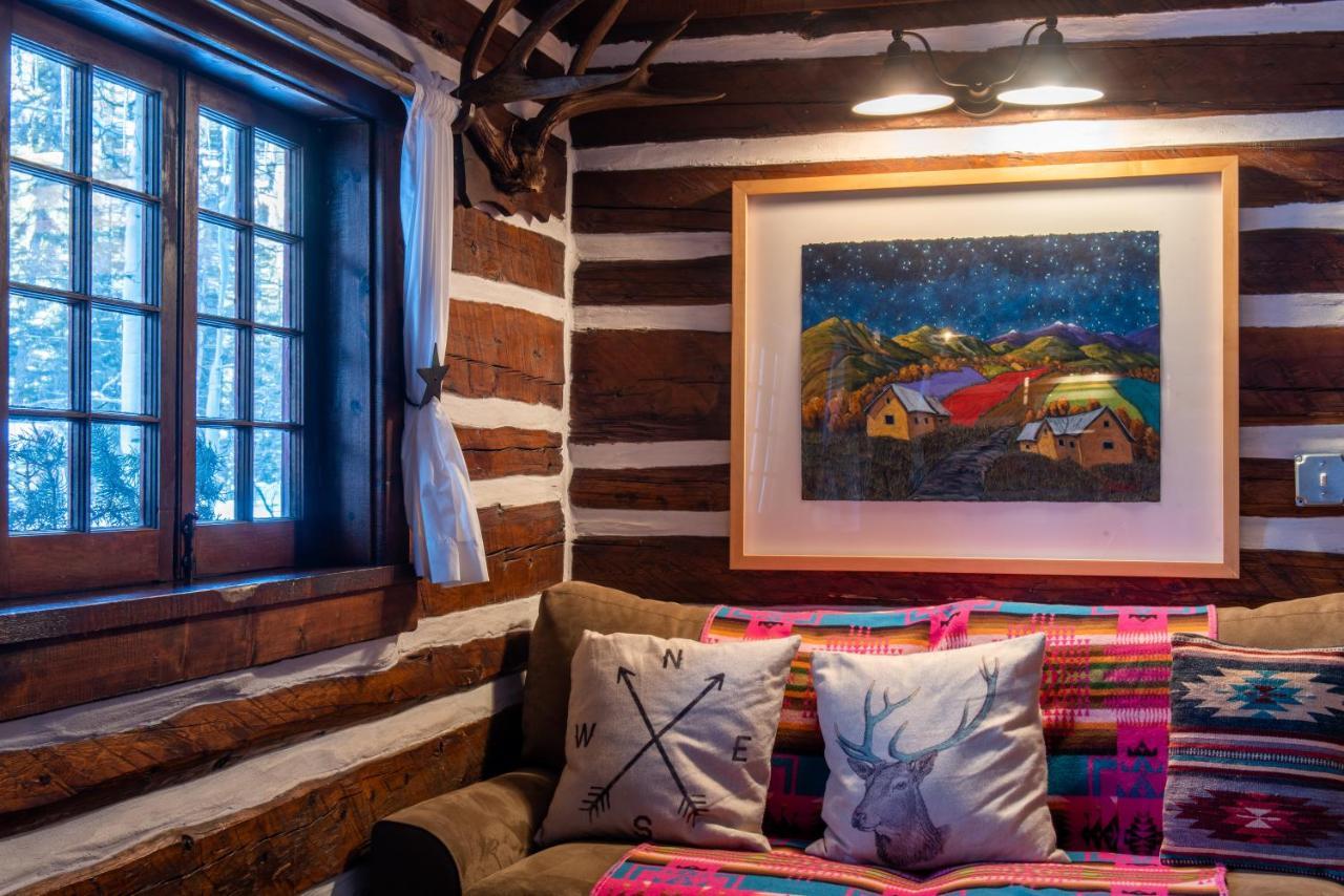 Pioneer Guest Cabins Крестед-Бьютт Экстерьер фото