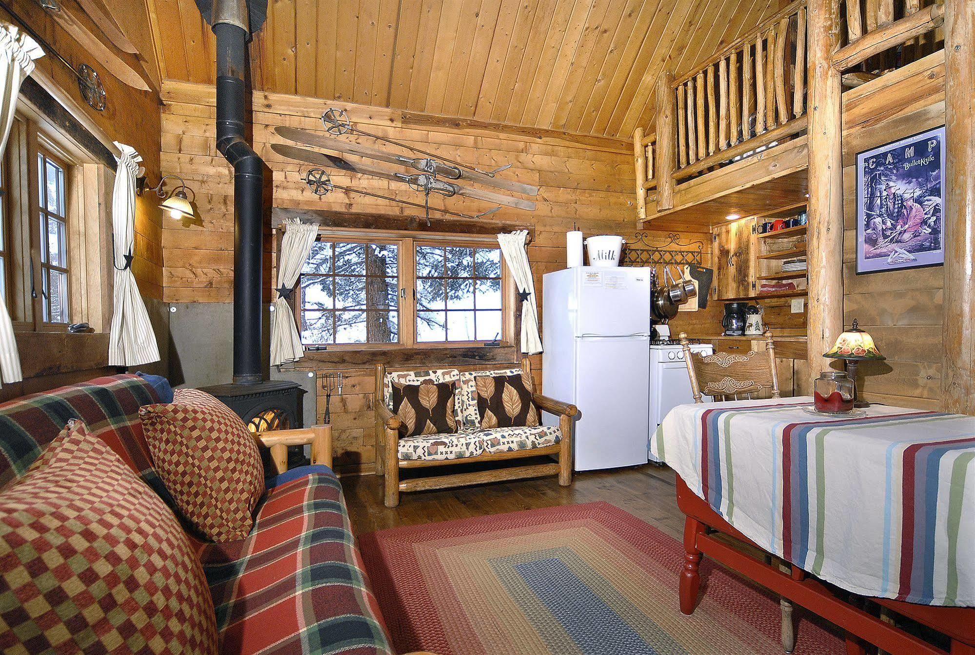 Pioneer Guest Cabins Крестед-Бьютт Экстерьер фото